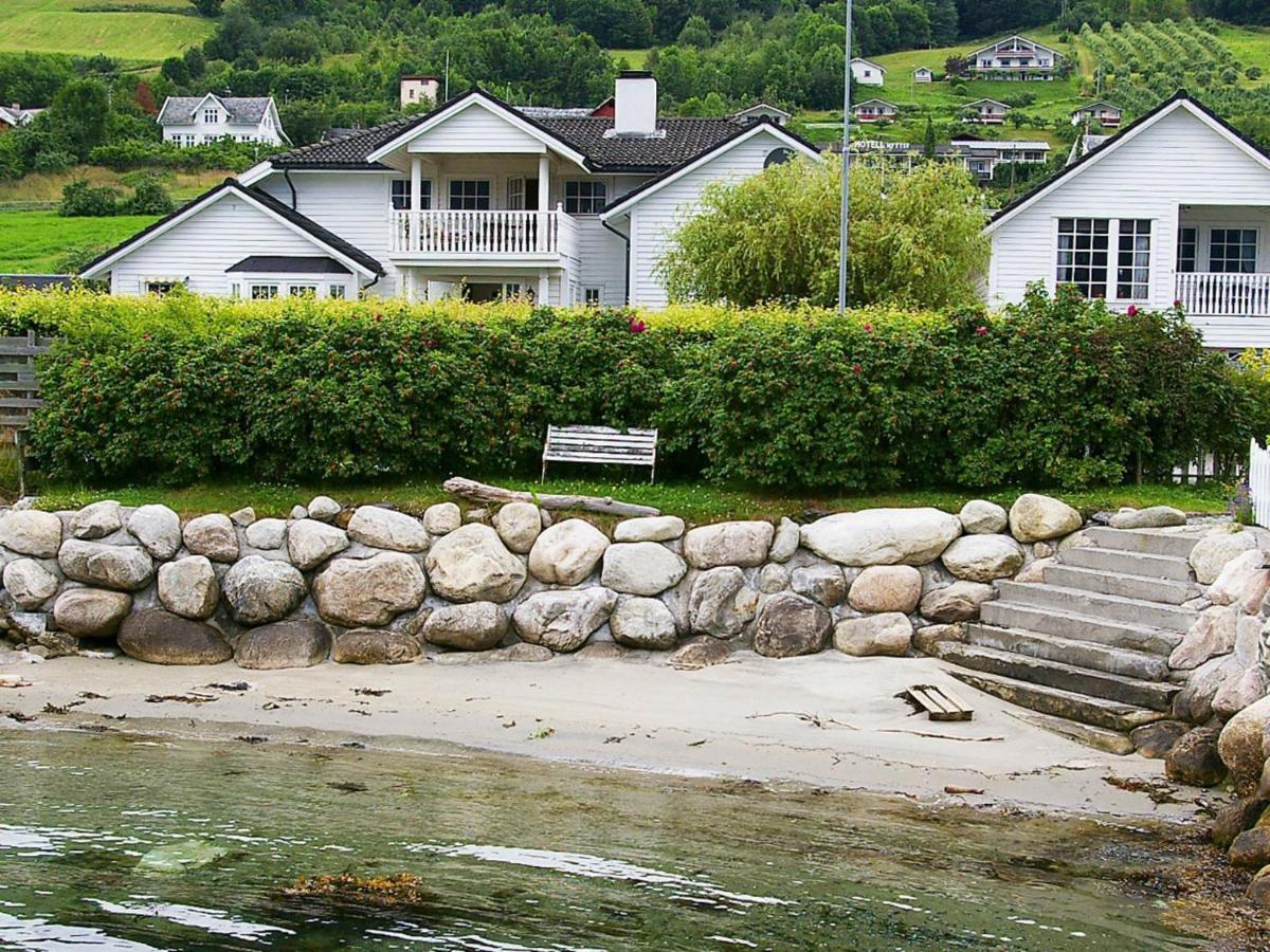 Two-Bedroom Holiday Home In Leikanger Leikanger  Exteriör bild